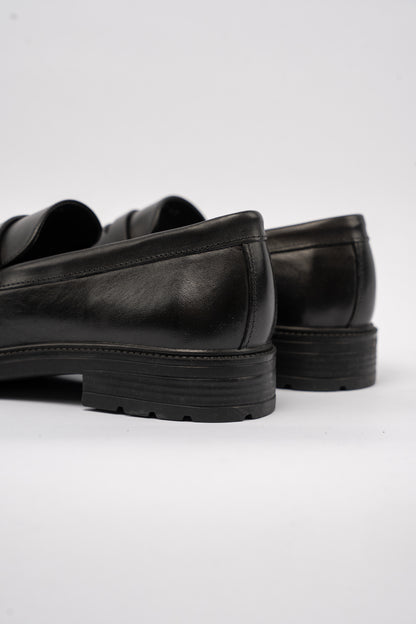 CLASSIC BLACK PENNY LOAFER