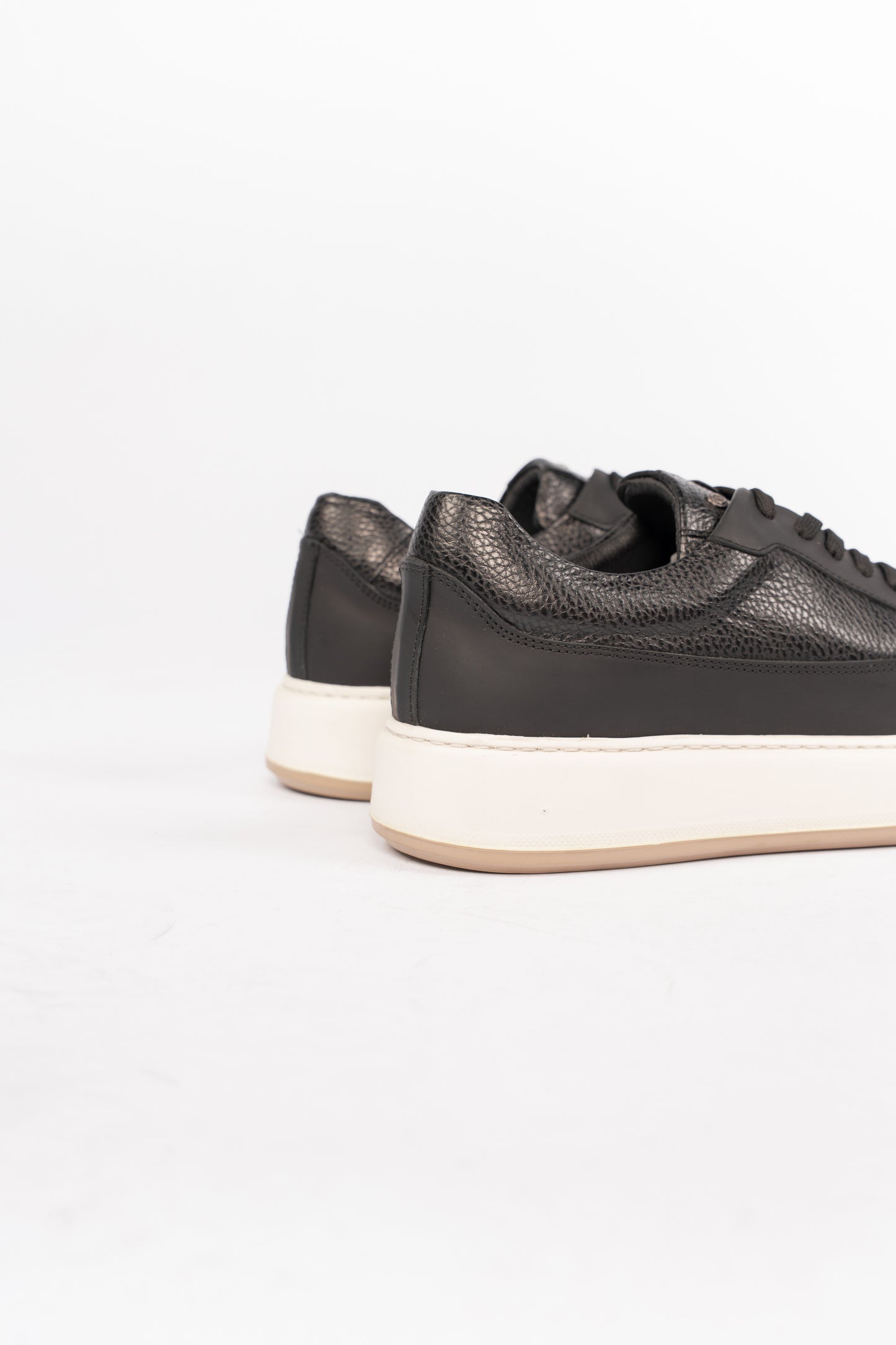 DUALTONE BLACK SNEAKER