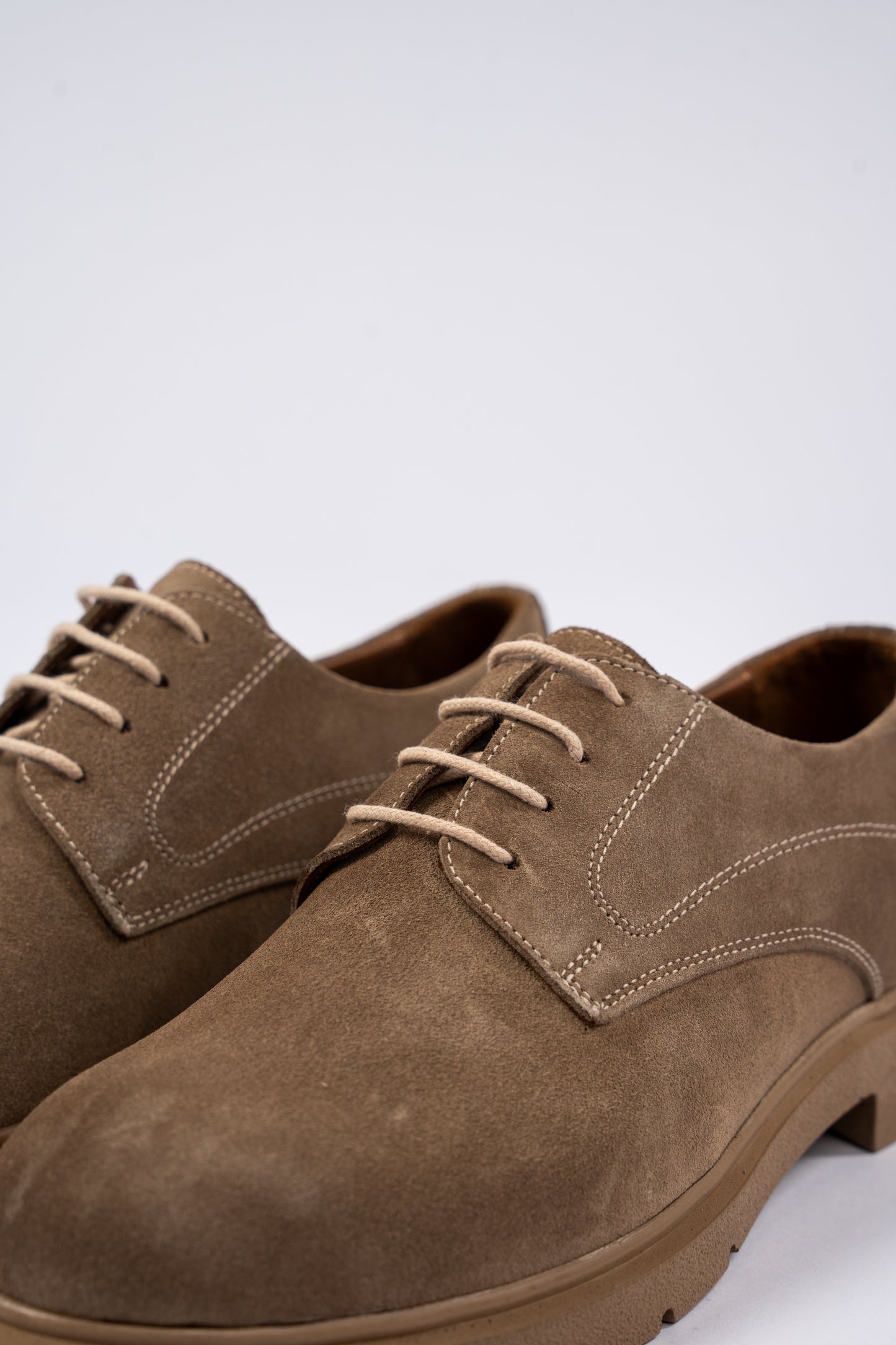 BEIGE DERBY SUEDE SHOE