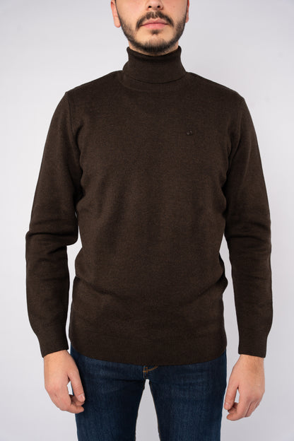 BROWN TURTLENECK