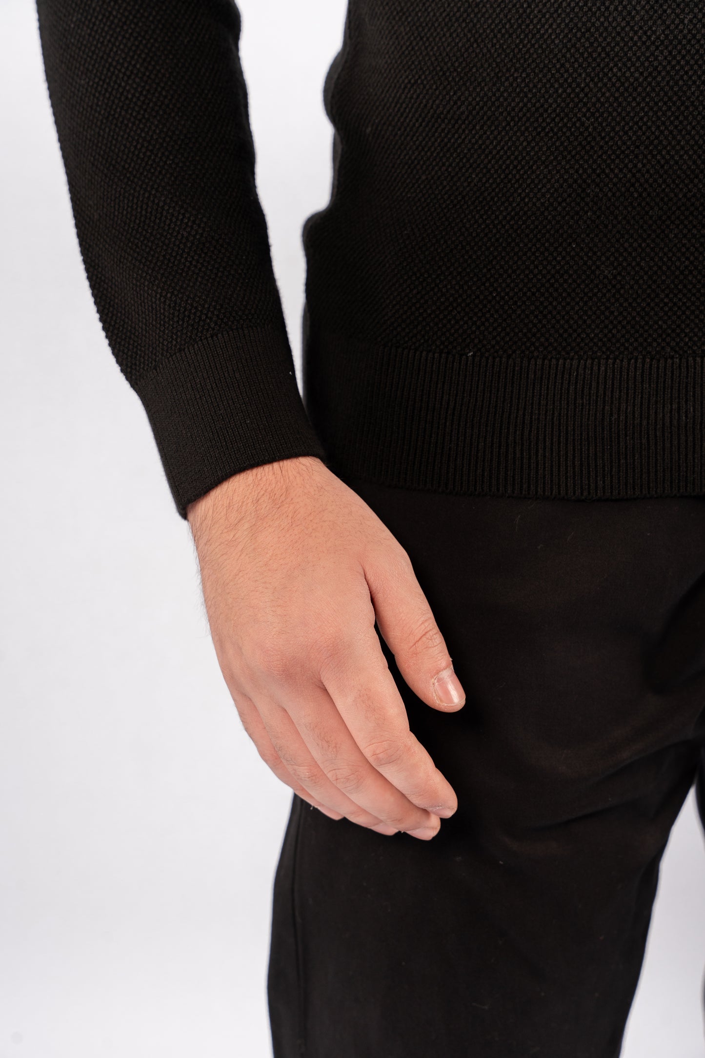 BLACK ROUND NECK PIQUET SWEATER