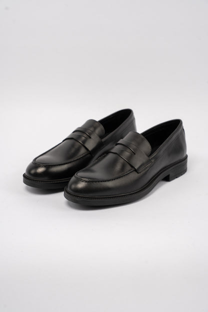 CLASSIC BLACK PENNY LOAFER