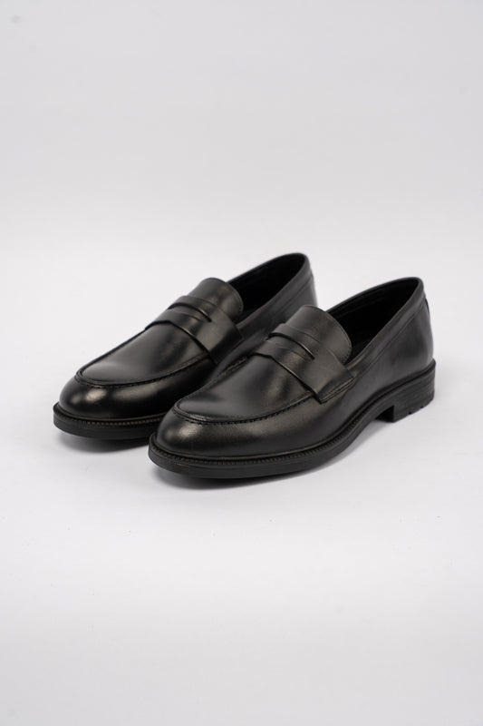 CLASSIC BLACK PENNY LOAFER