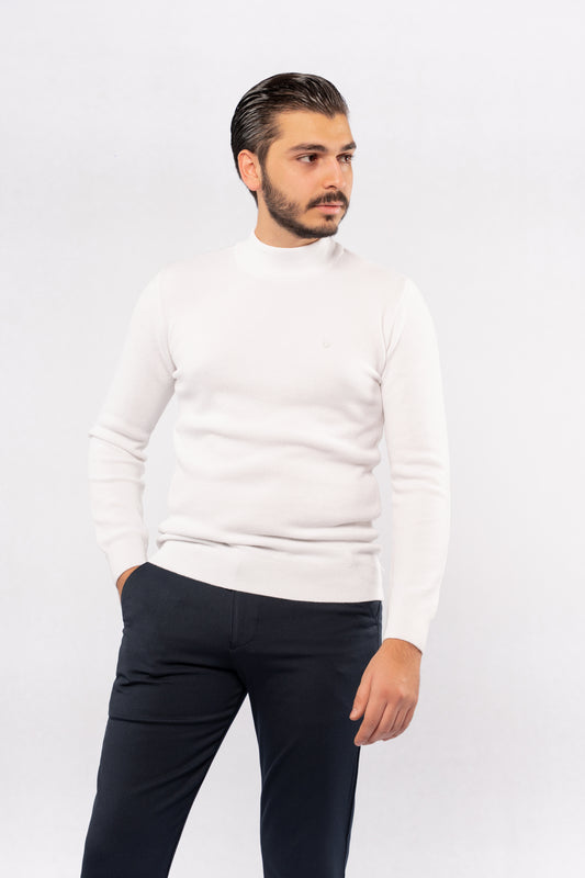 WHITE HIGHNECK SWEATER