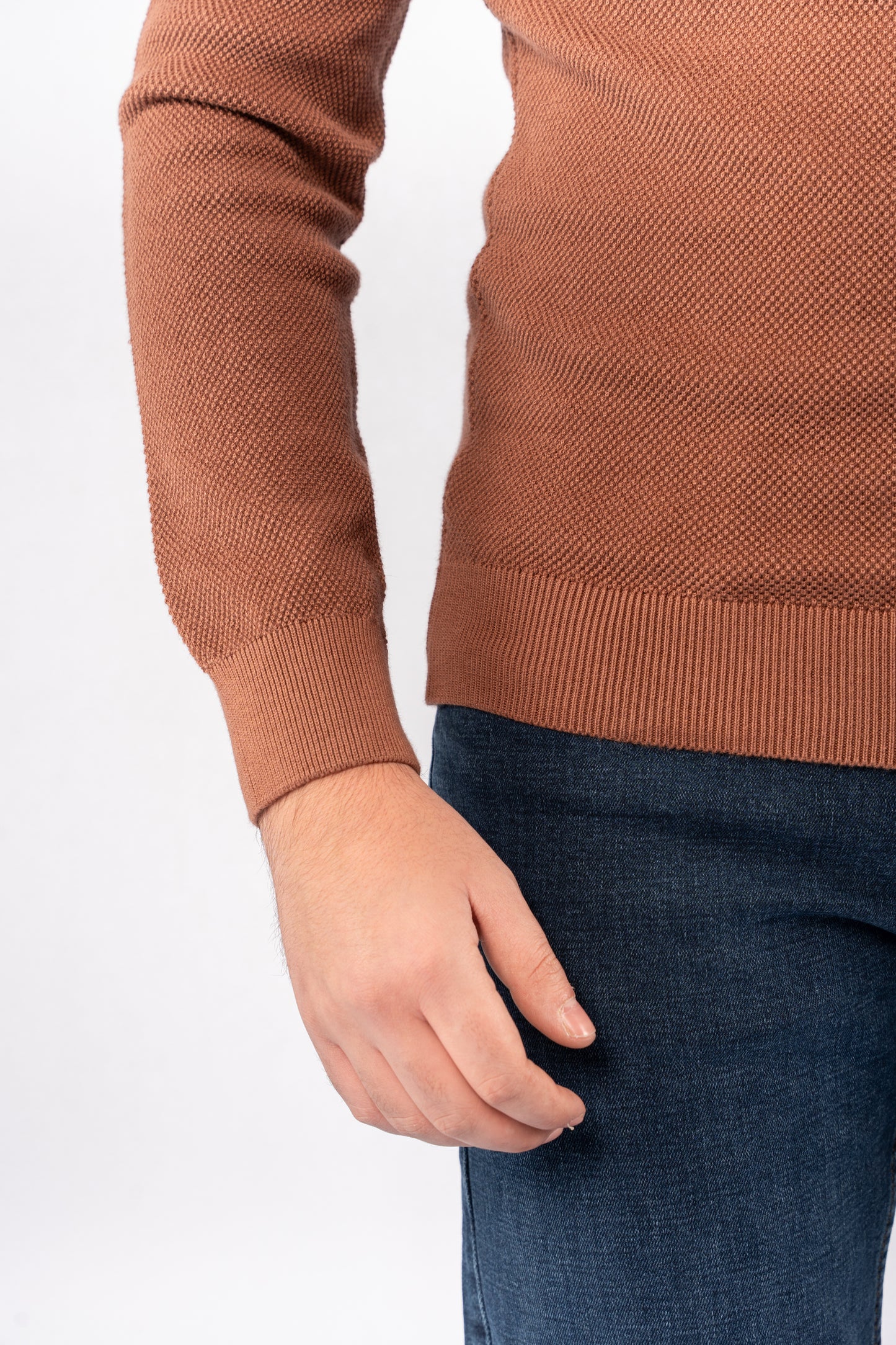 MOCHA ROUND NECK PIQUET SWEATER