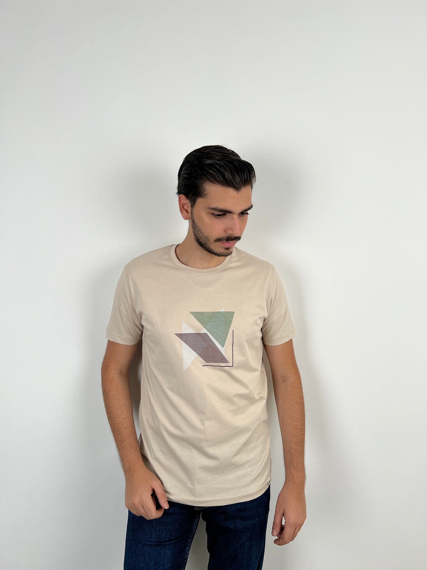 TRIANGLES BEIGE TSHIRT