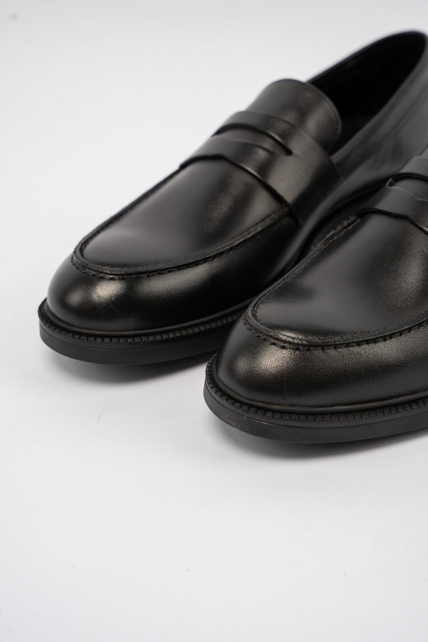 CLASSIC BLACK PENNY LOAFER