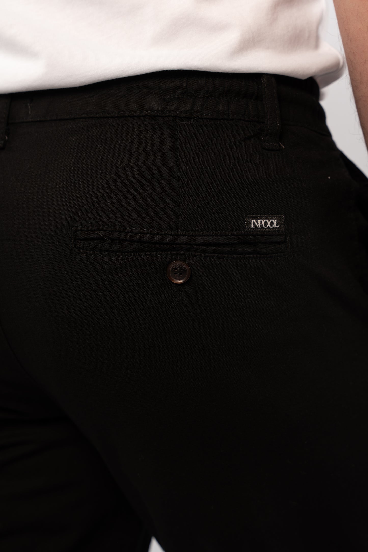 BLACK LINEN SHORT