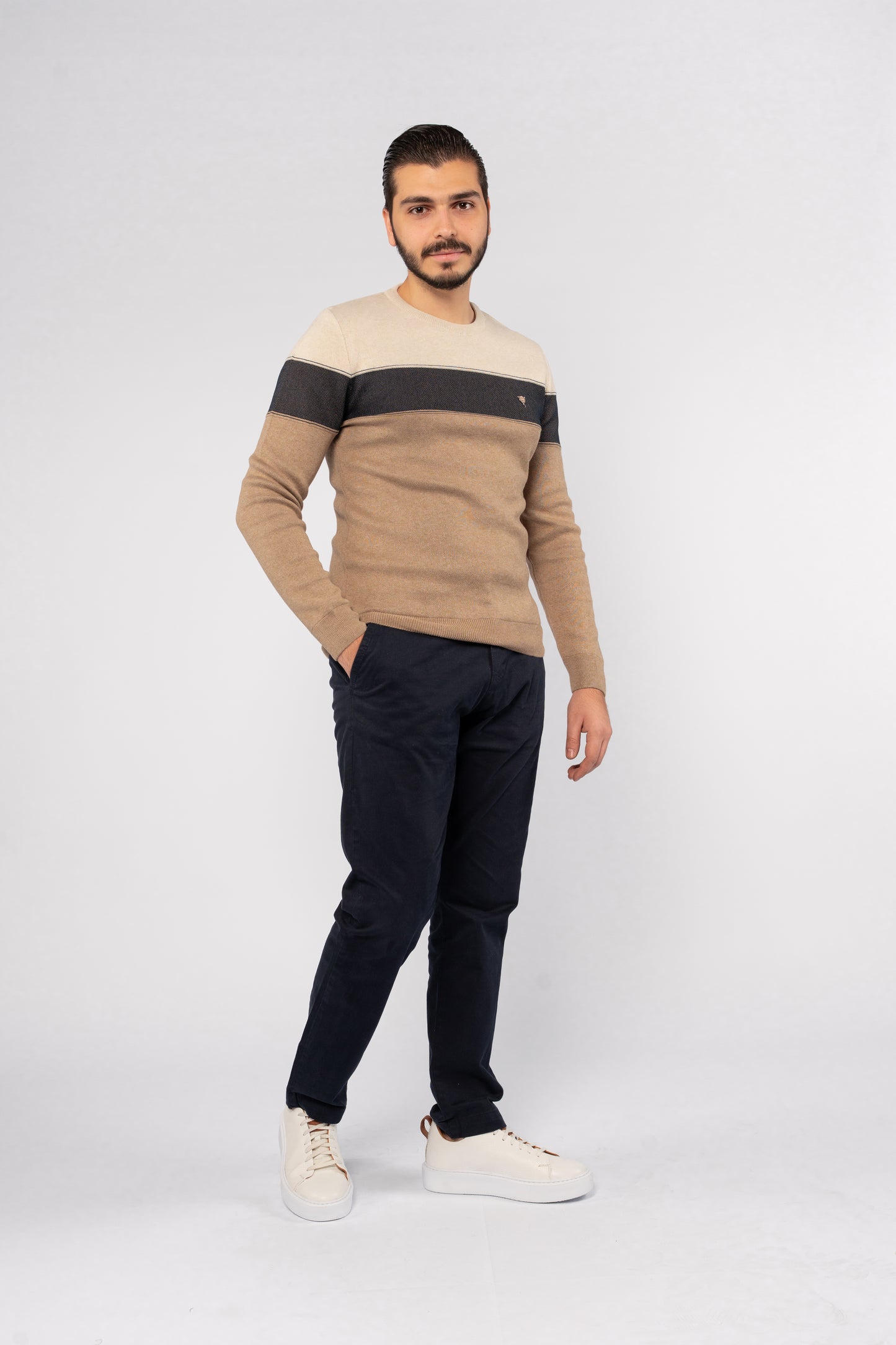 DARK BEIGE TRIO COLOR SWEATER