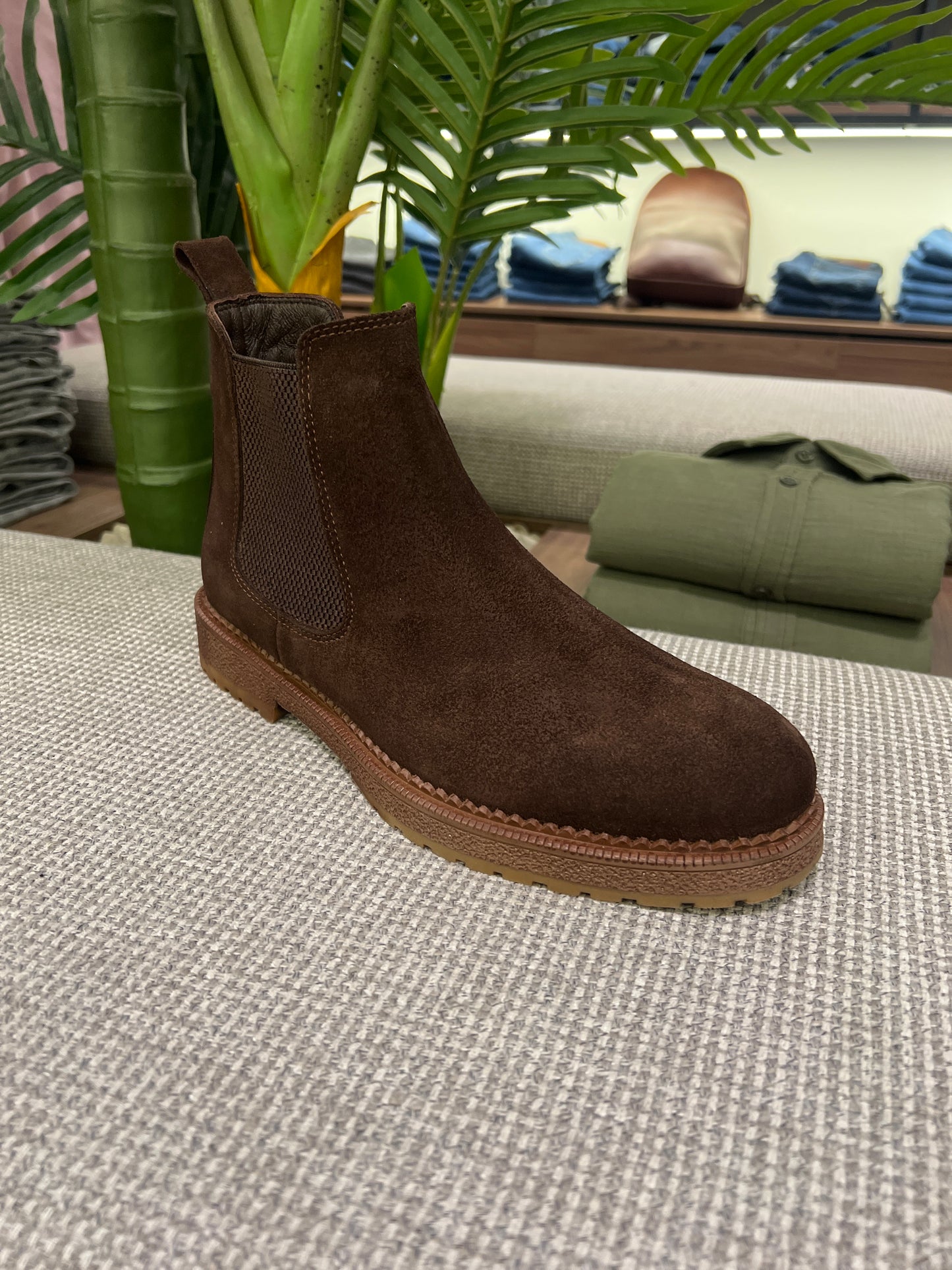 BROWN SUEDE CHELSEA BOOTS