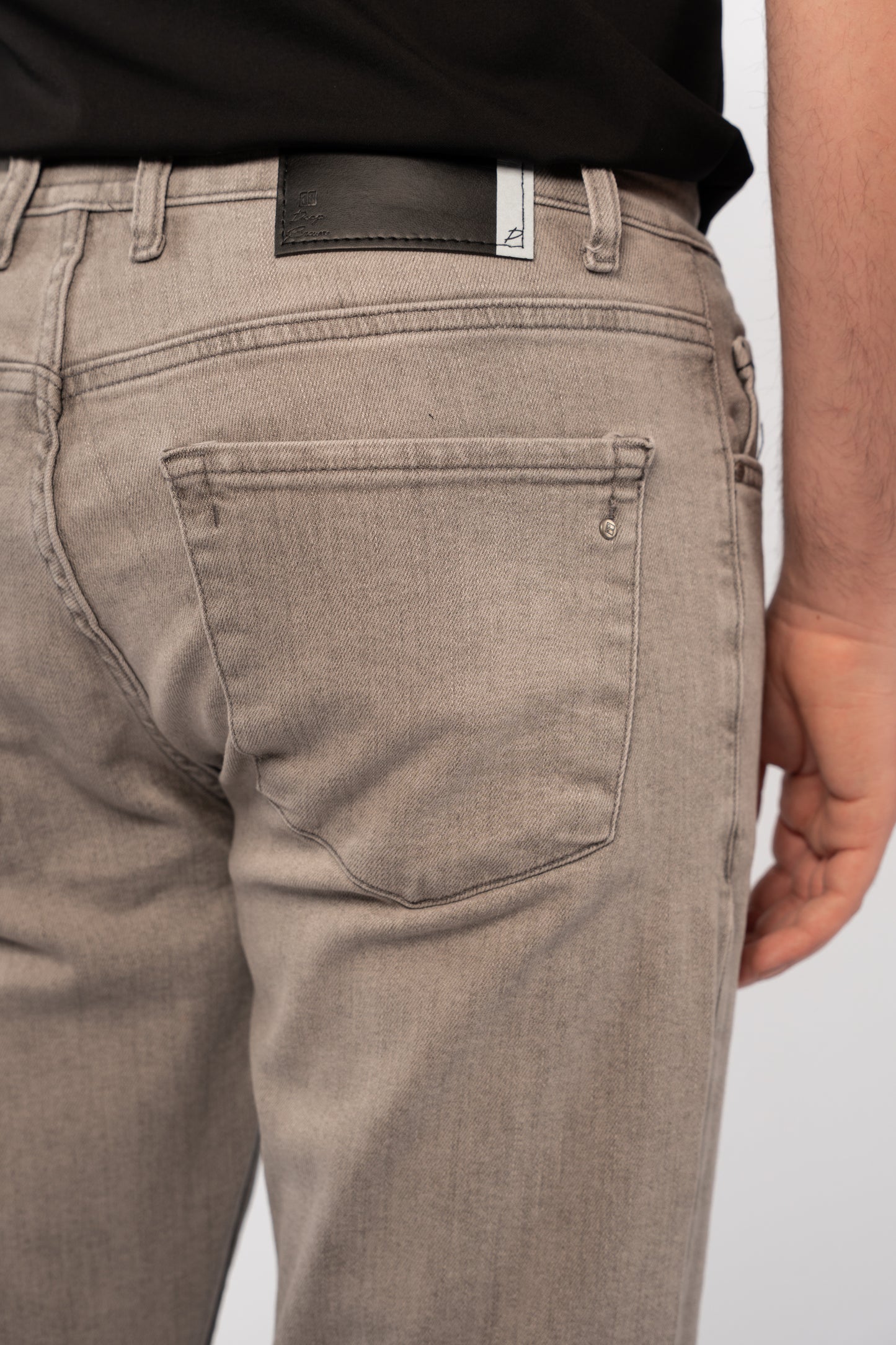 LIGHT GREY REGULAR DENIM