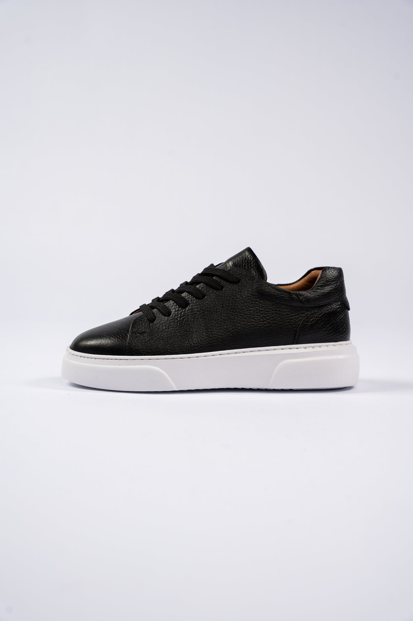BLACK LEATHER SNEAKER