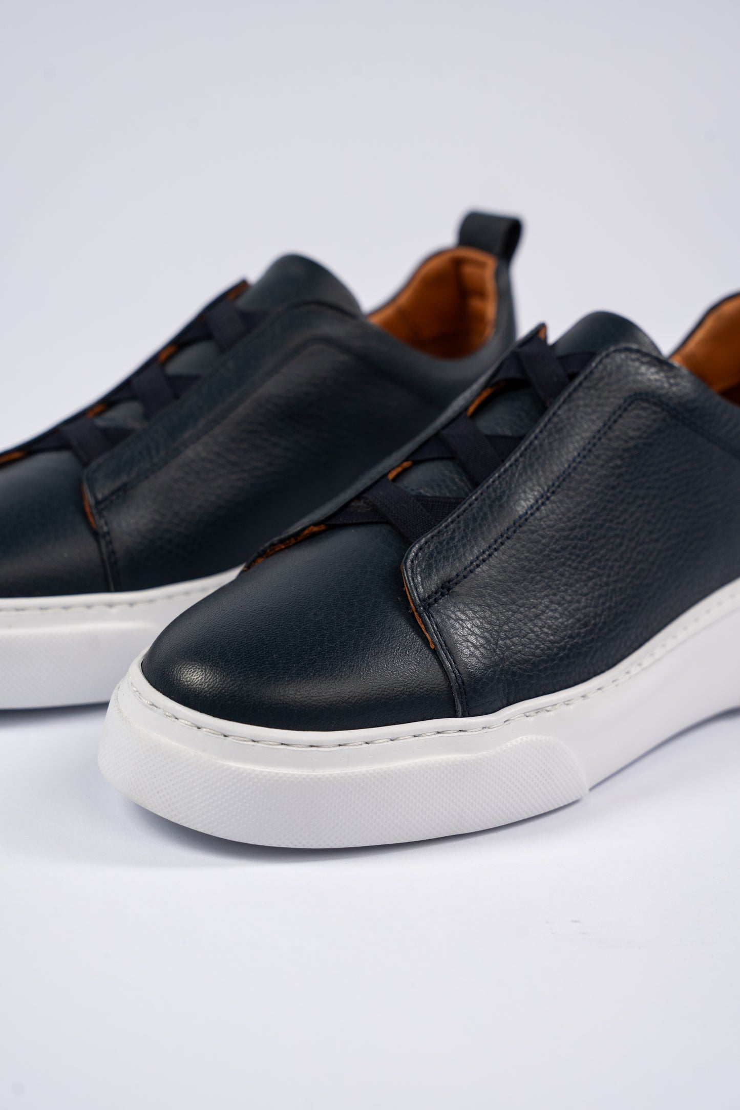 NAVY ELASTIC SNEAKER