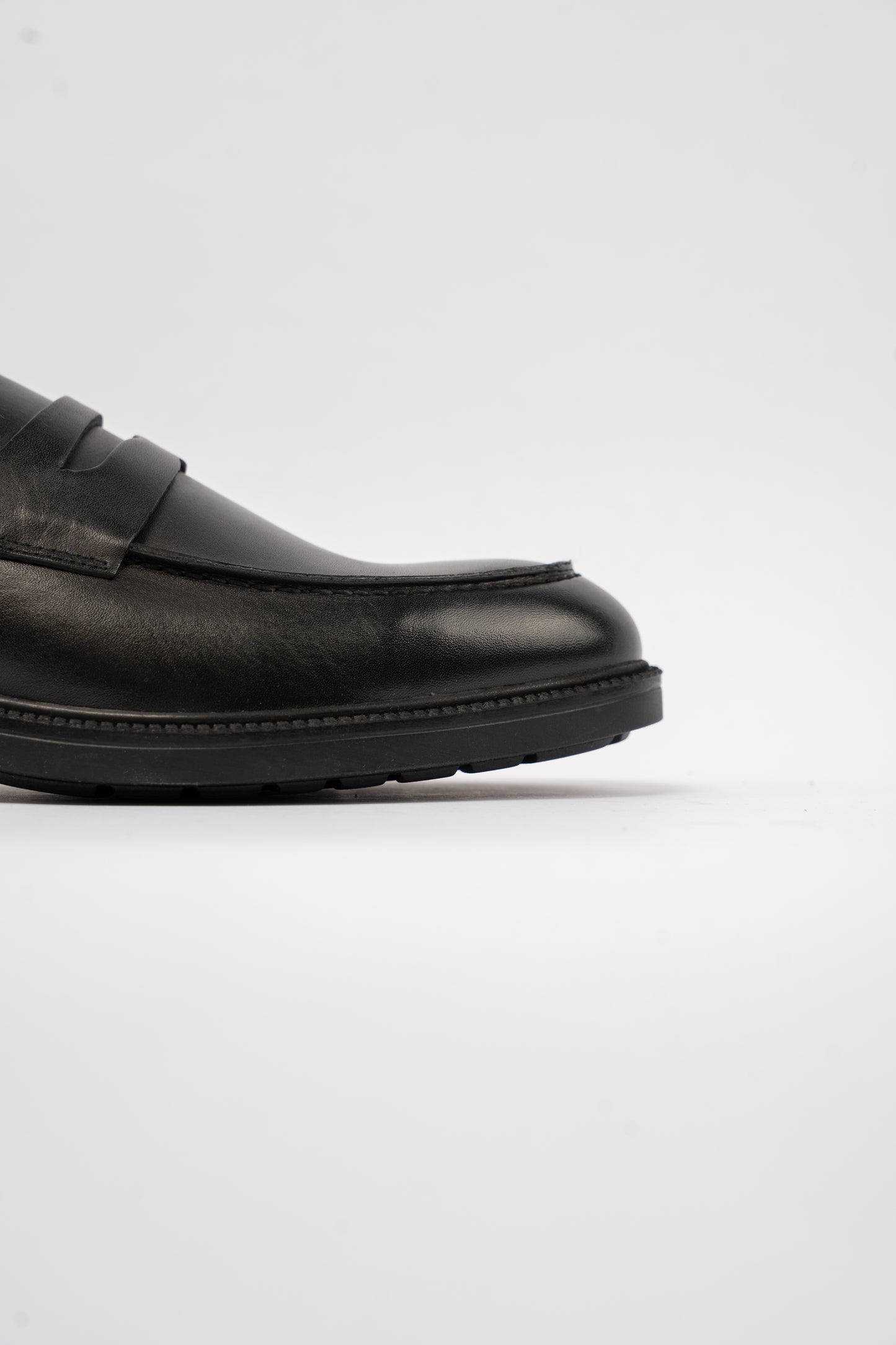 CLASSIC BLACK PENNY LOAFER