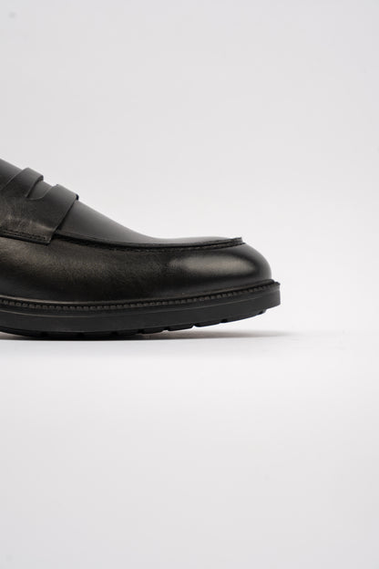CLASSIC BLACK PENNY LOAFER