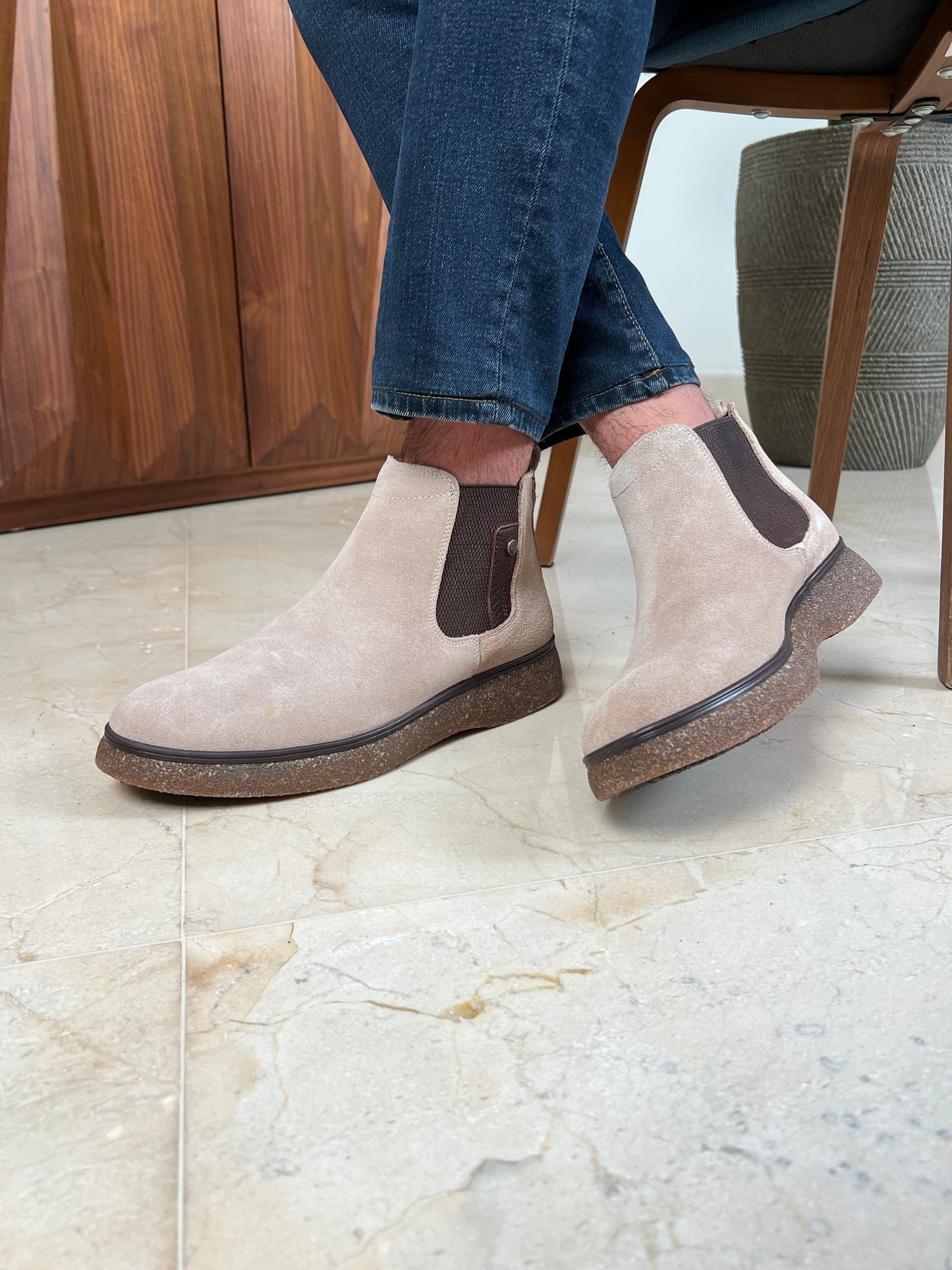 BEIGE SUEDE CHELSEA BOOTS