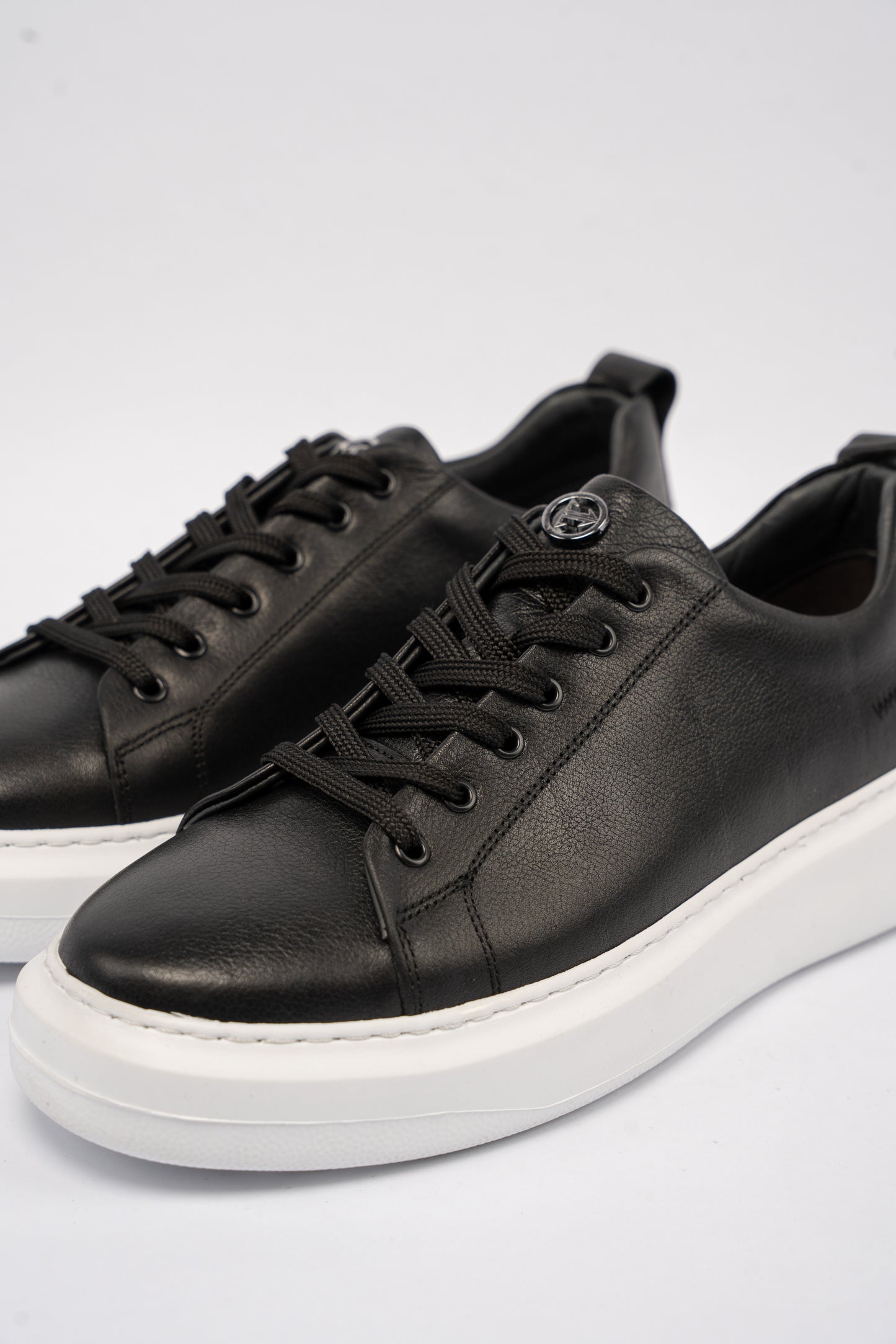 BLACK CASUAL SNEAKER