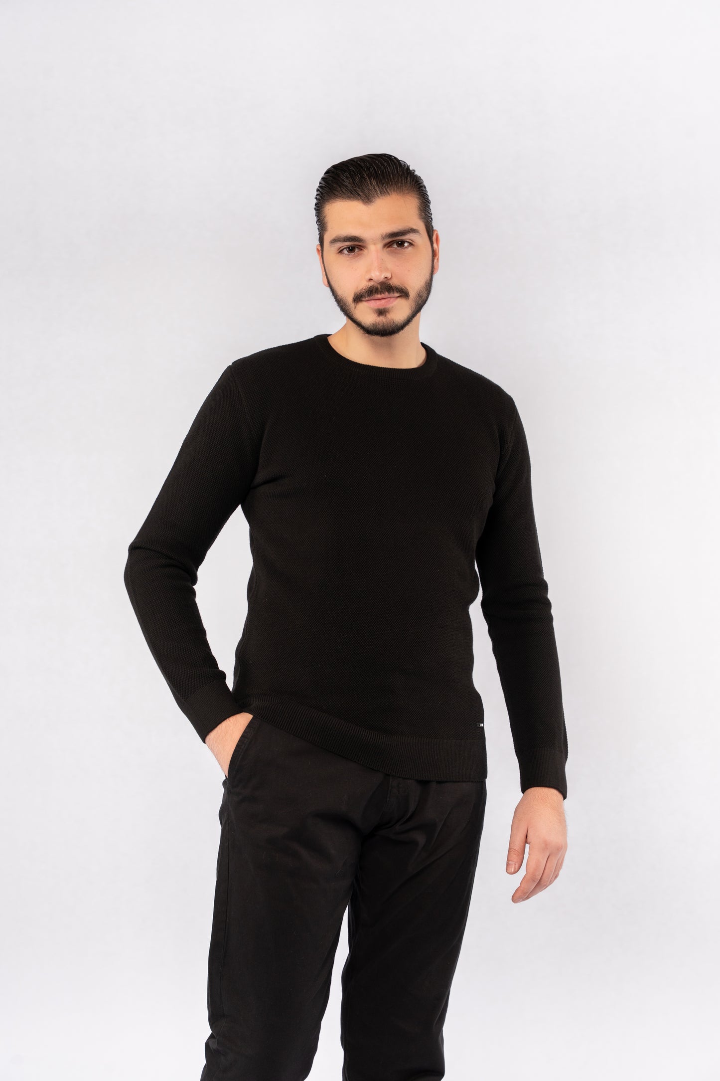 BLACK ROUND NECK PIQUET SWEATER