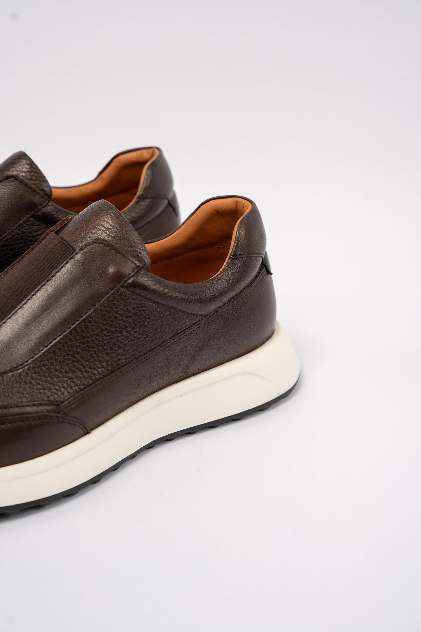 BROWN TIMELESS ELASTIC SNEAKER