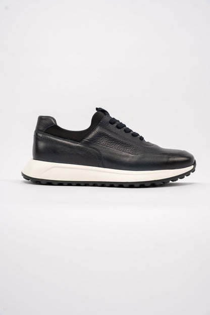 NAVY TIMELESS SNEAKER