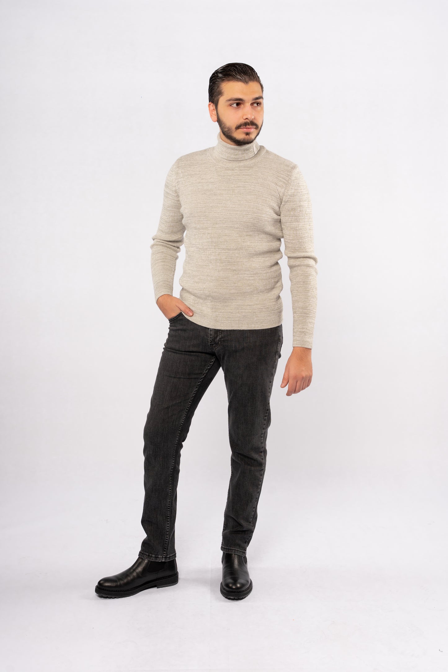 GREY LINED TURTLENECK