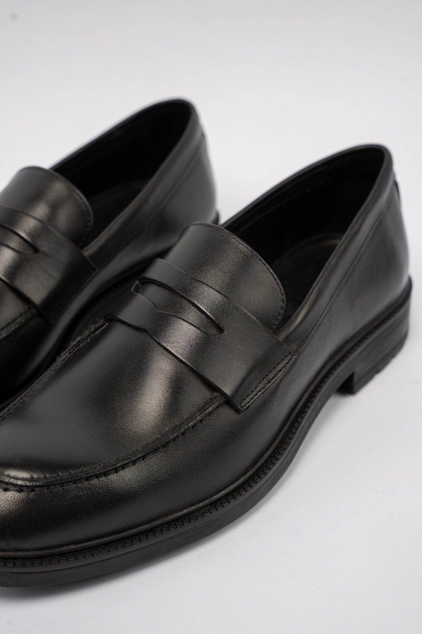 CLASSIC BLACK PENNY LOAFER