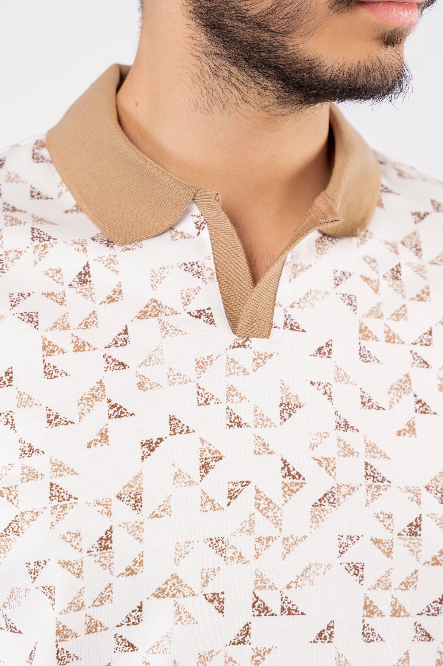 BEIGE GEOMETRICAL POLO