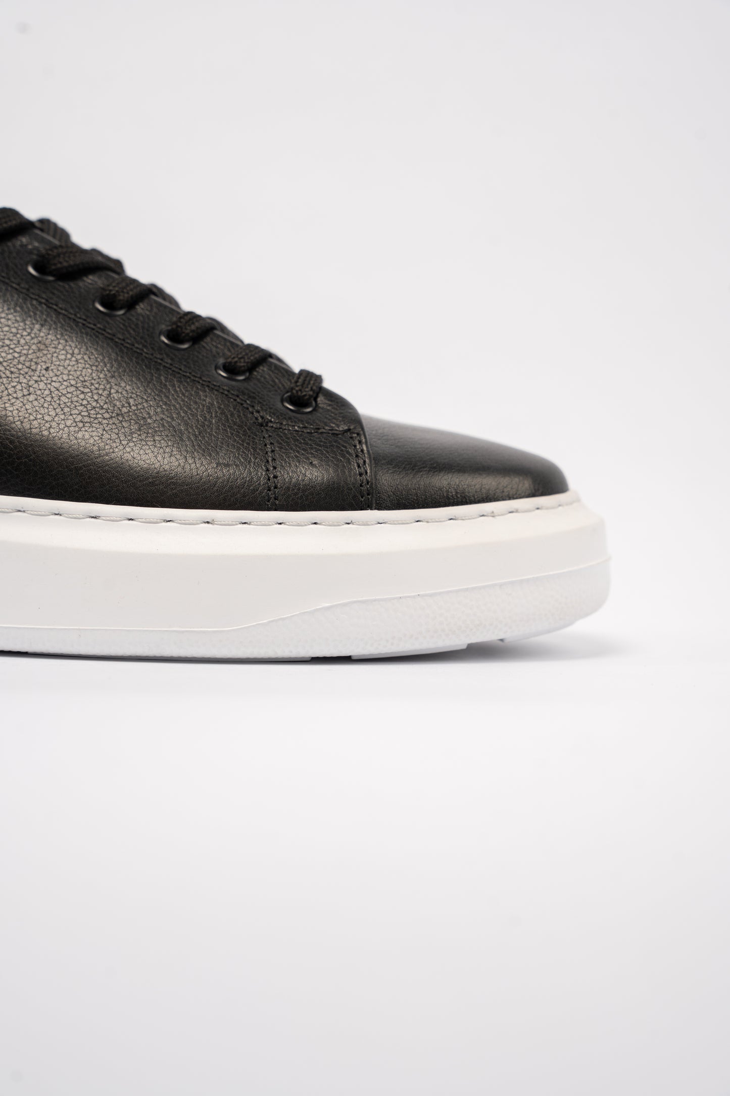 BLACK CASUAL SNEAKER