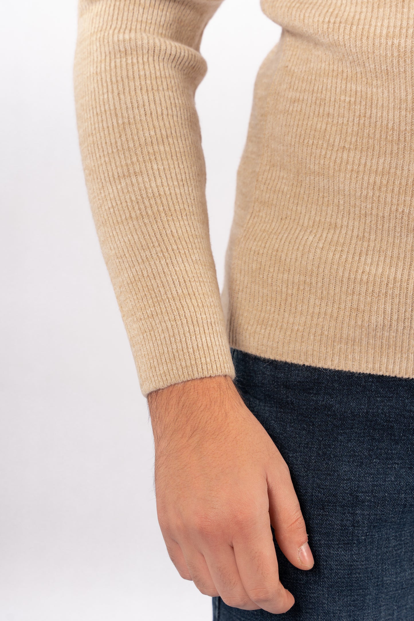 BEIGE LINED TURTLENECK