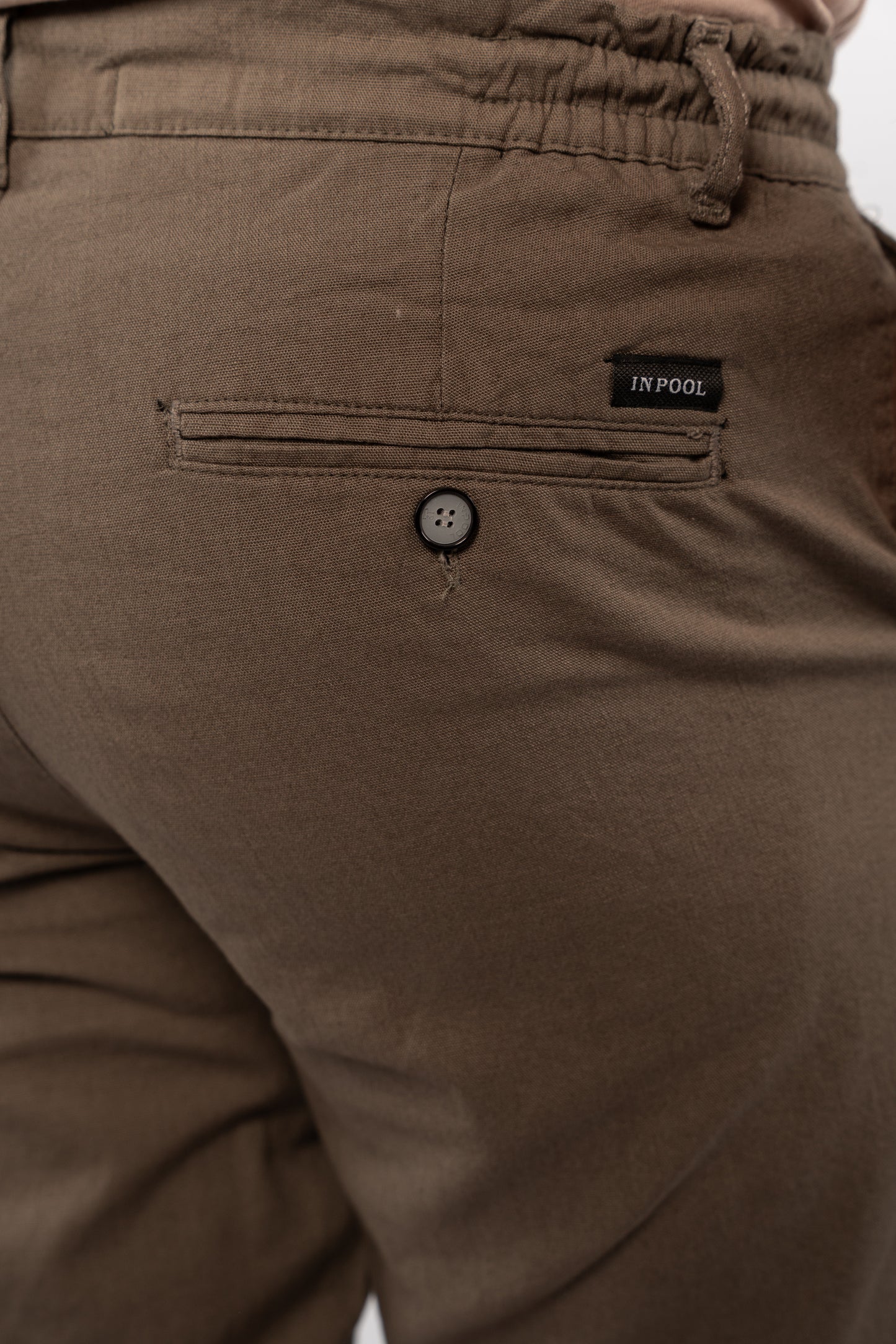 OLIVE LINEN SHORT
