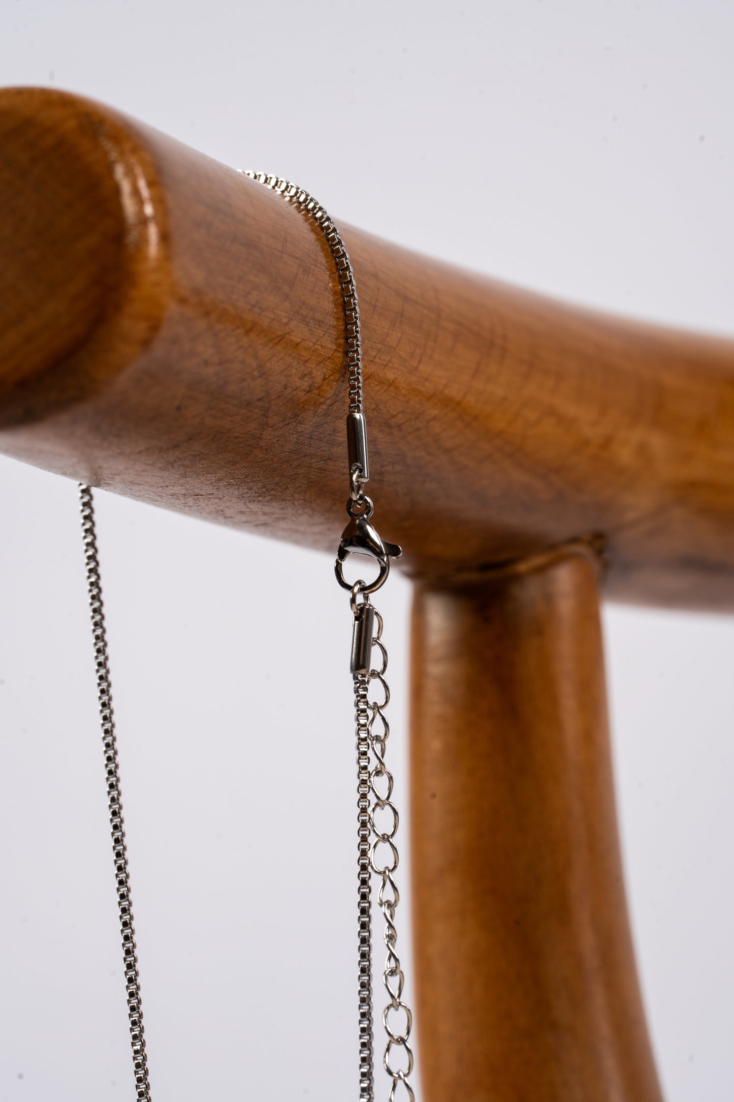 WHITE MARBLE NECKLACE