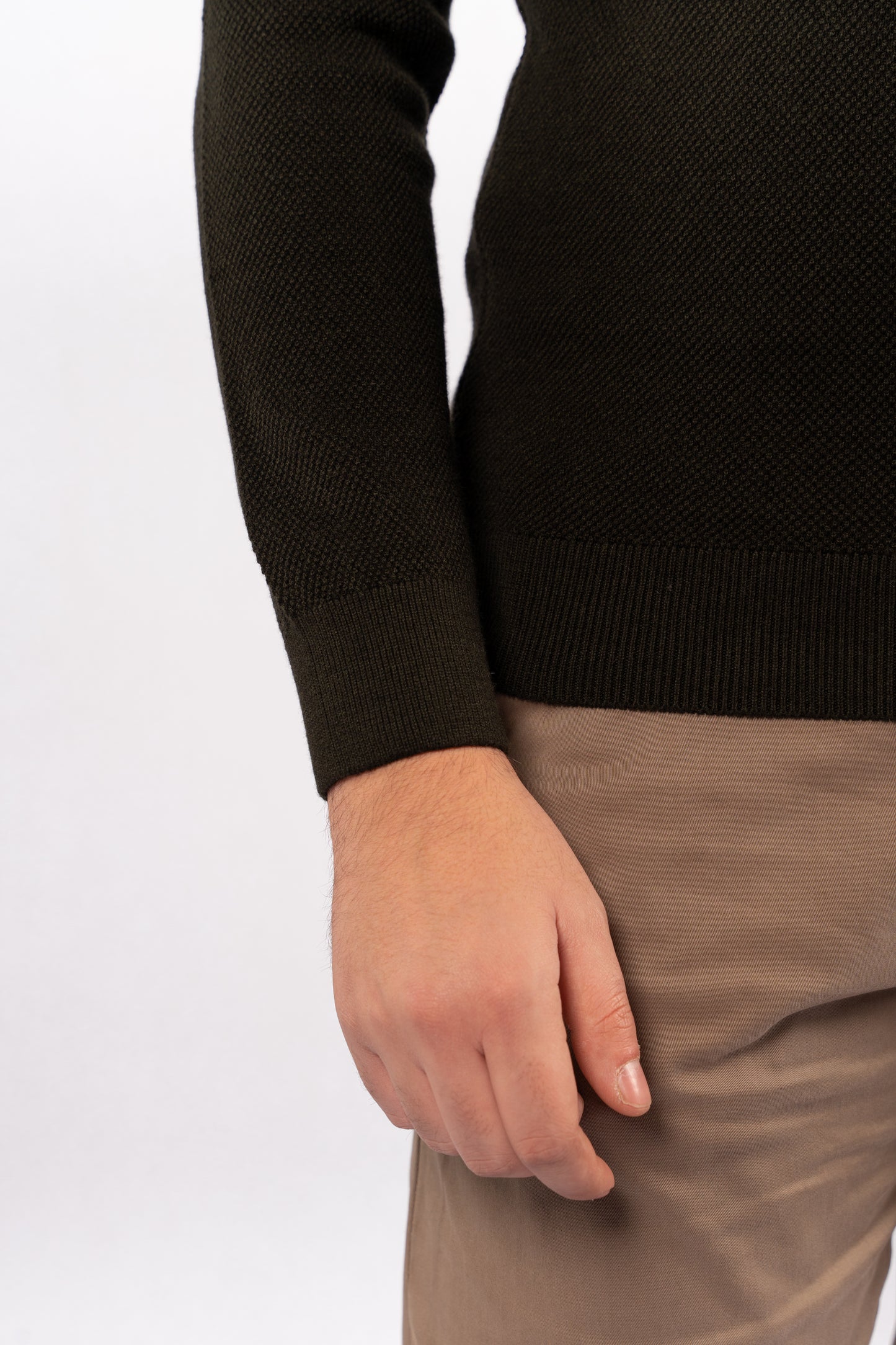OLIVE HIGHNECK SWEATER