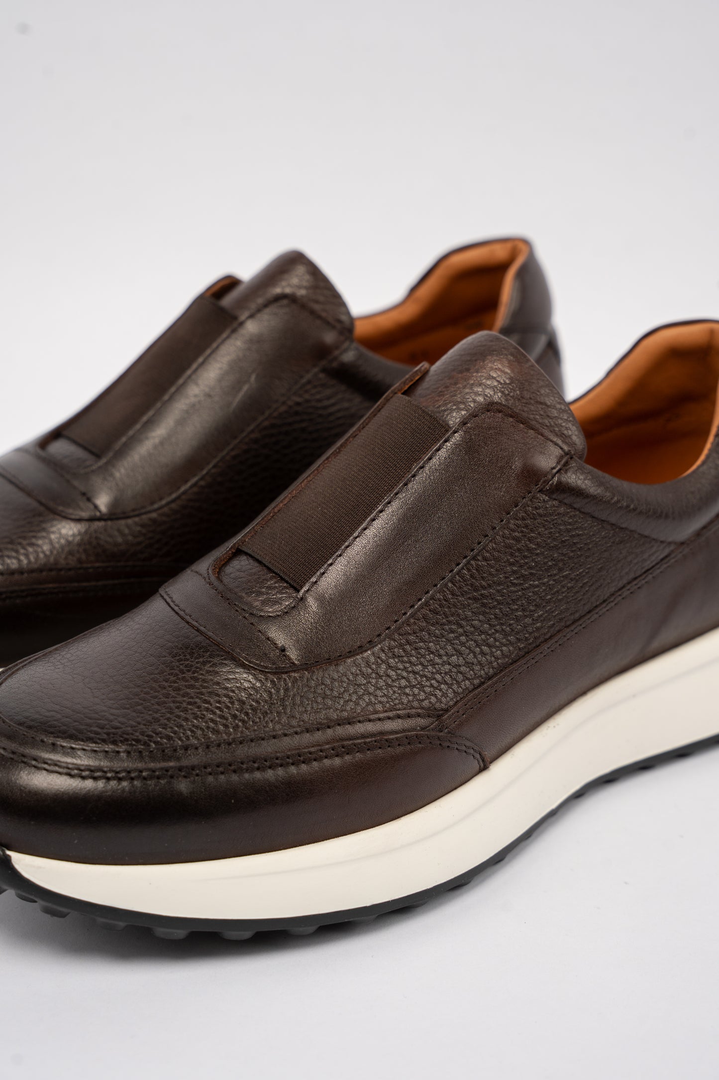 BROWN TIMELESS ELASTIC SNEAKER