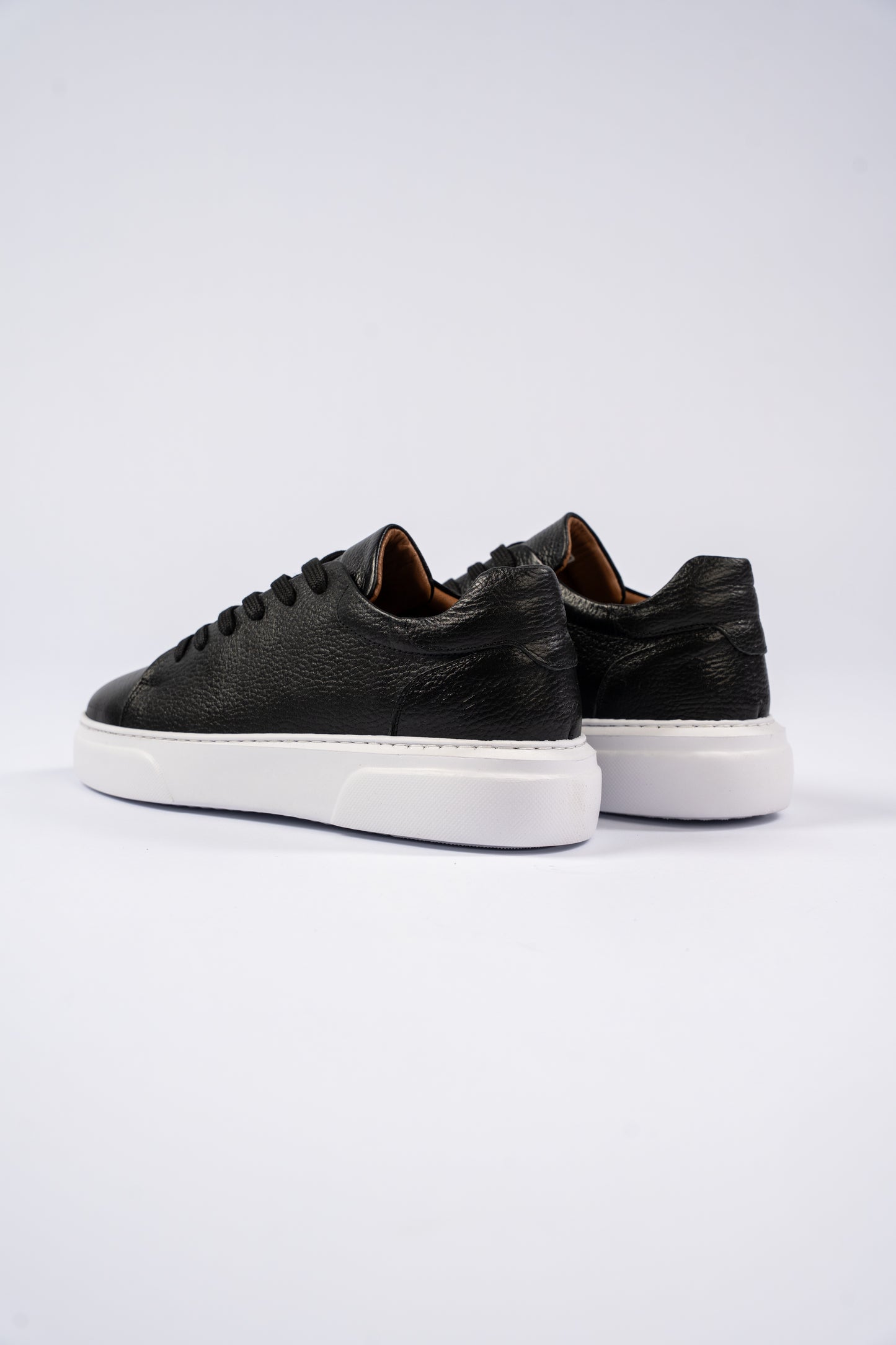 BLACK LEATHER SNEAKER