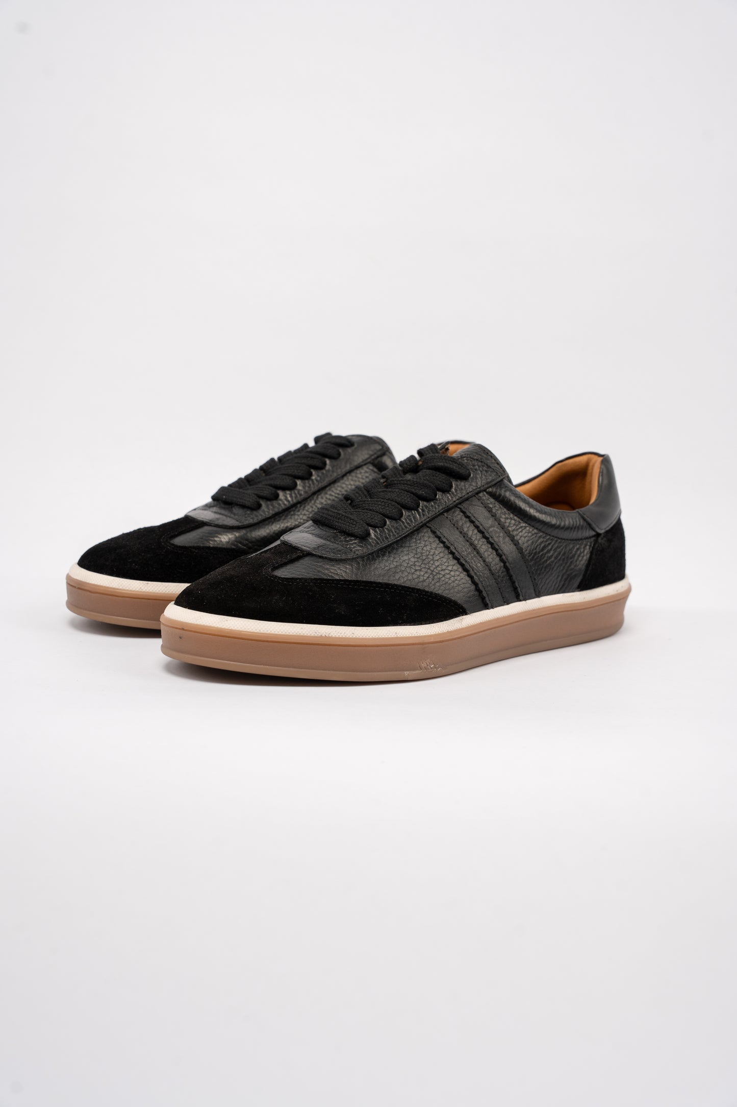 BLACK RETRO SNEAKER