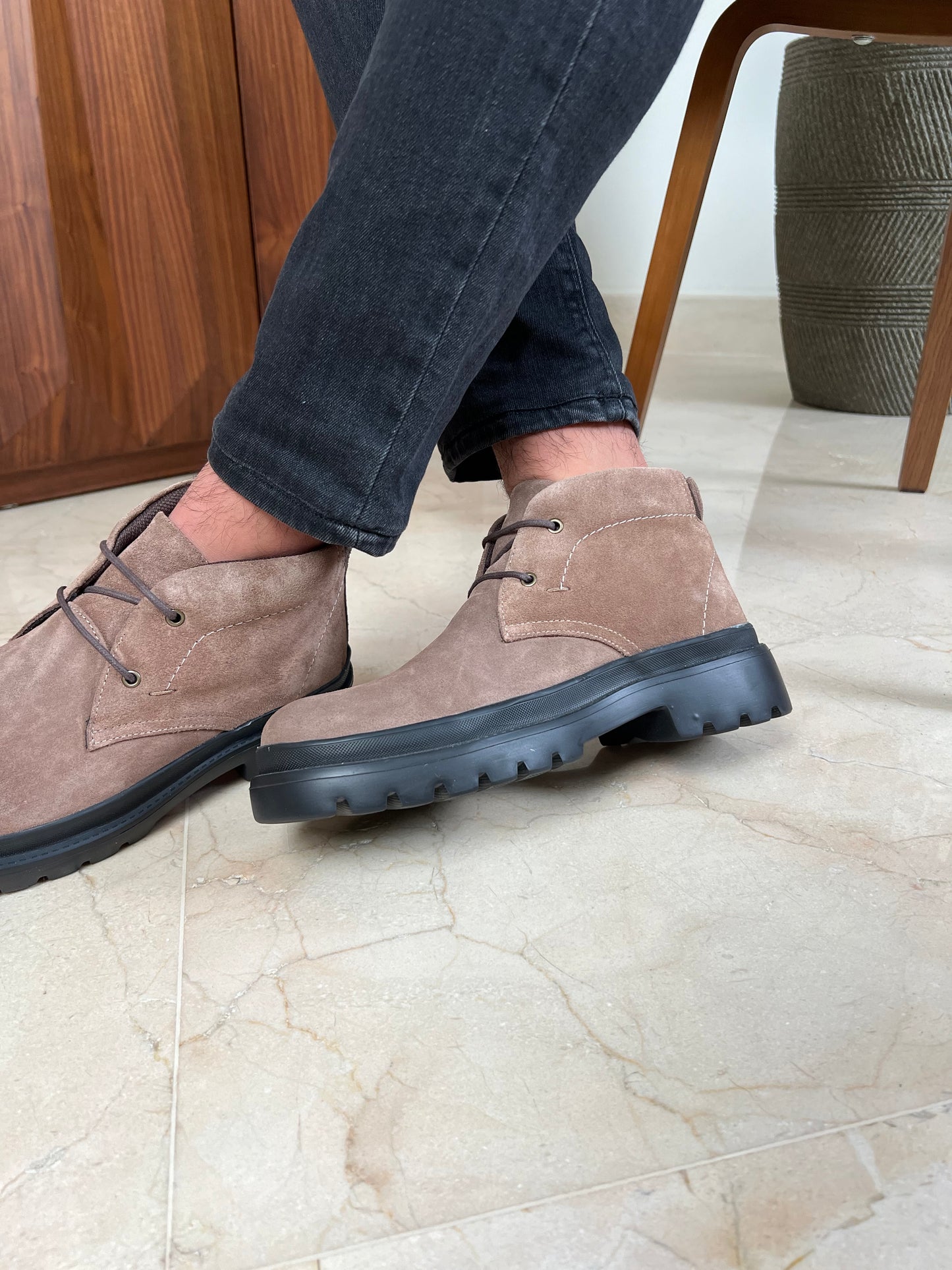 BEIGE SUEDE DESERT BOOTS