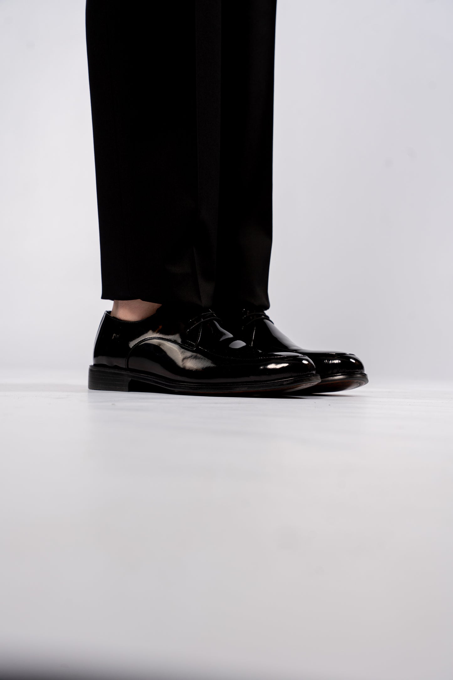 BLACK ELEGANCE PATENT DERBY