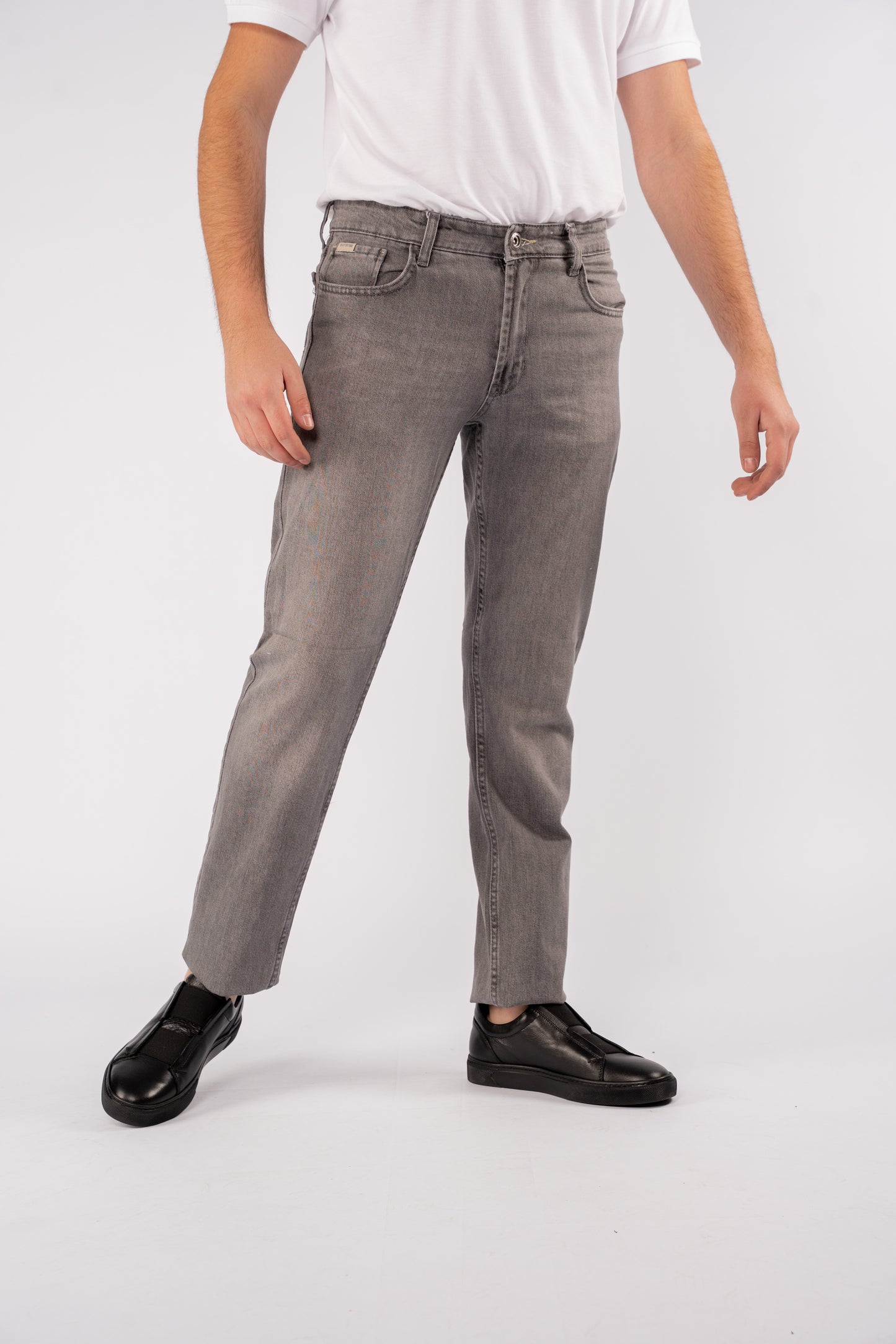 GREY REGULAR FIT DENIM