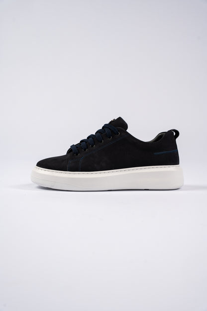 NAVY NUBUCK SNEAKER