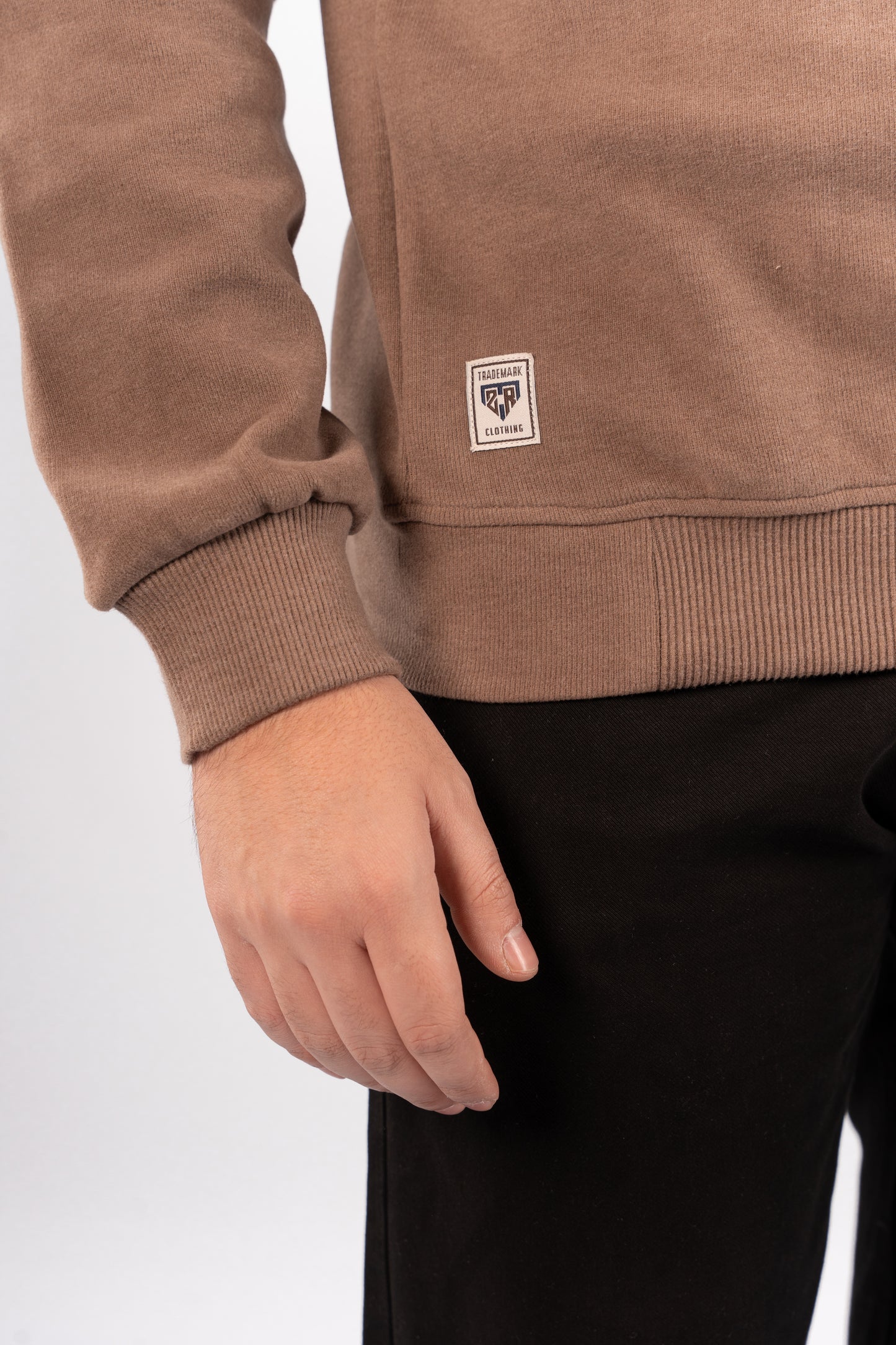 MOCHA SELANIK ROUNDNECK SWEATER