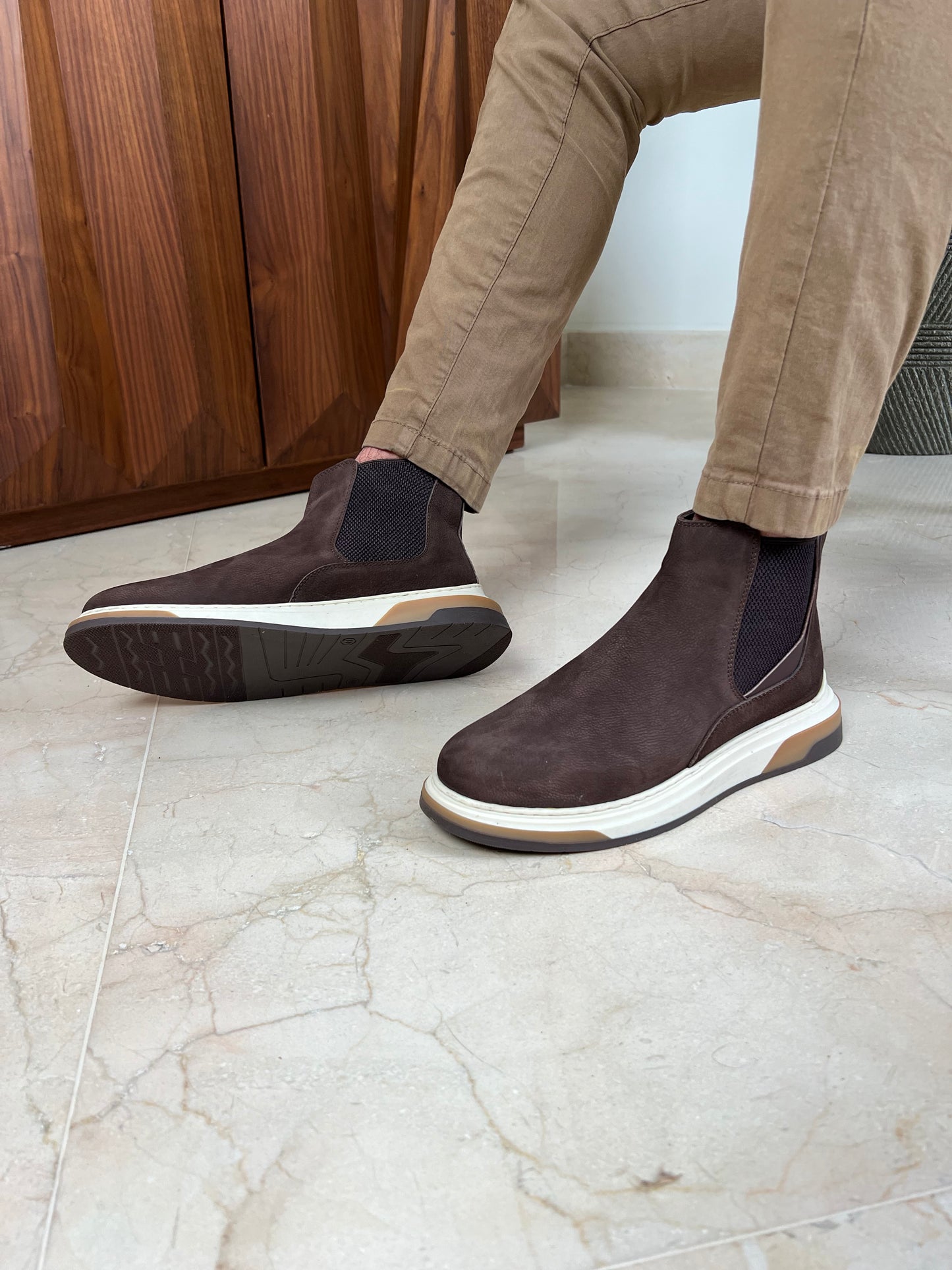 BROWN SUEDE CHELSEA BOOTS