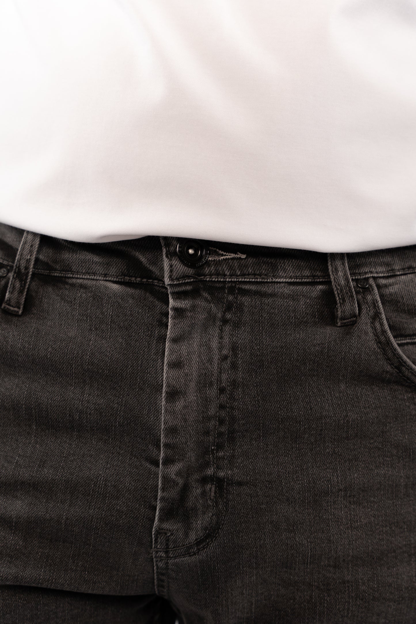 GREY REGULAR DENIM