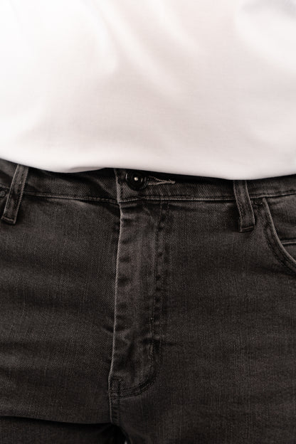 GREY REGULAR DENIM