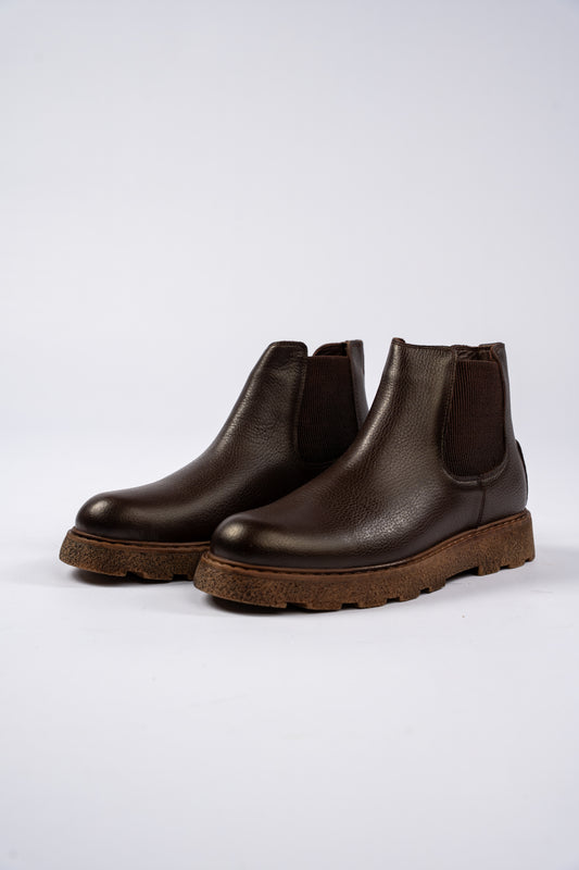 BROWN TIMELESS CHELSEA BOOTS