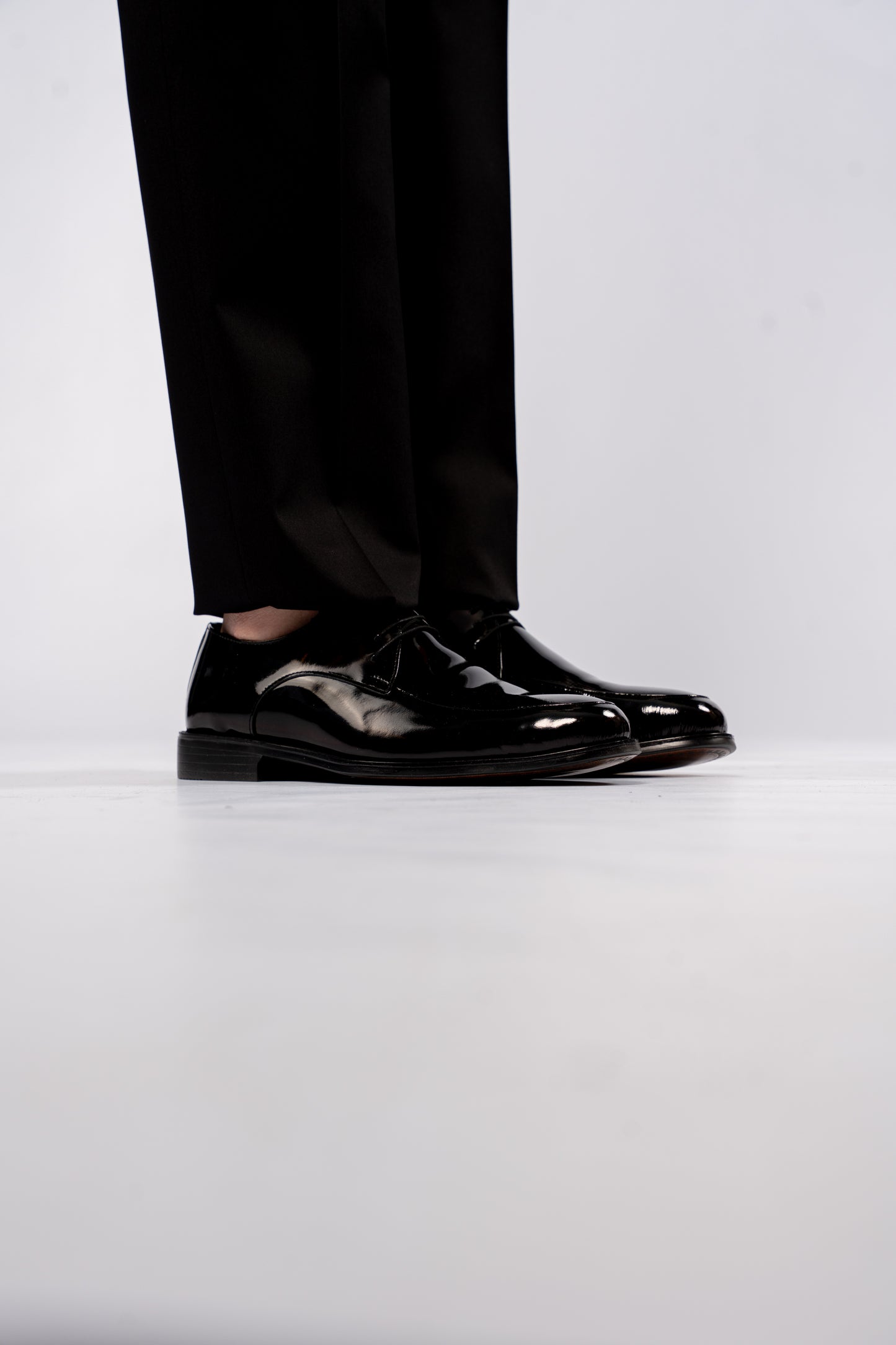BLACK ELEGANCE PATENT DERBY