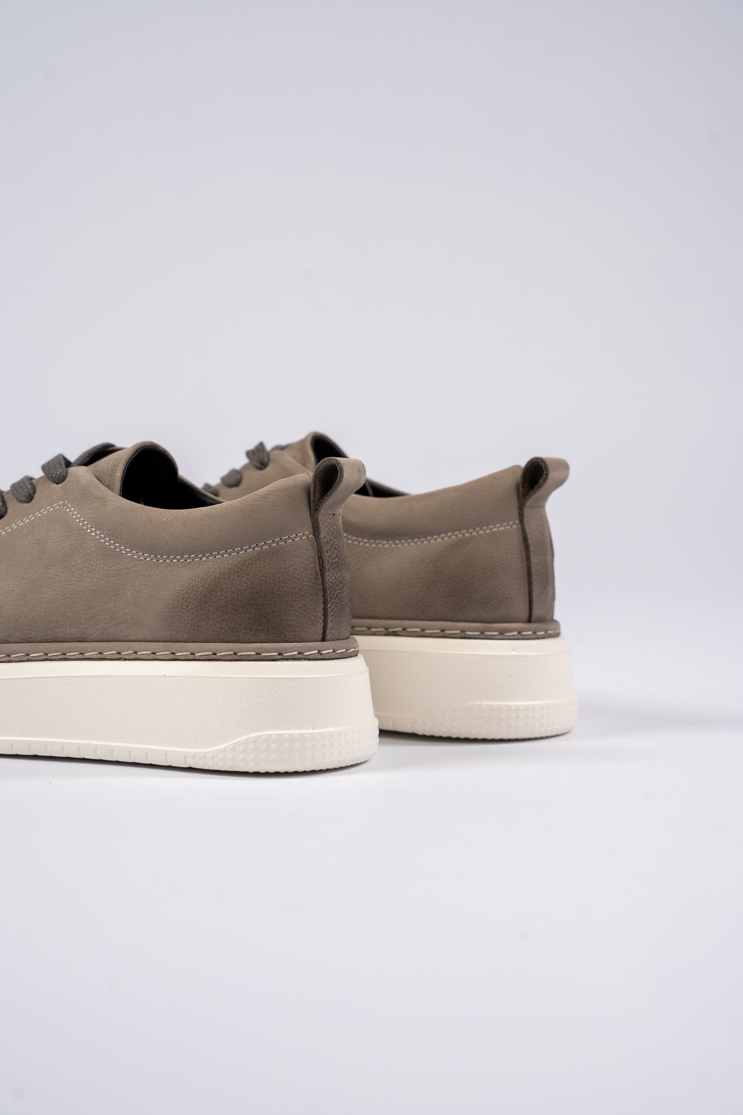 GREIGE CASUAL NUBUCK SNEAKER