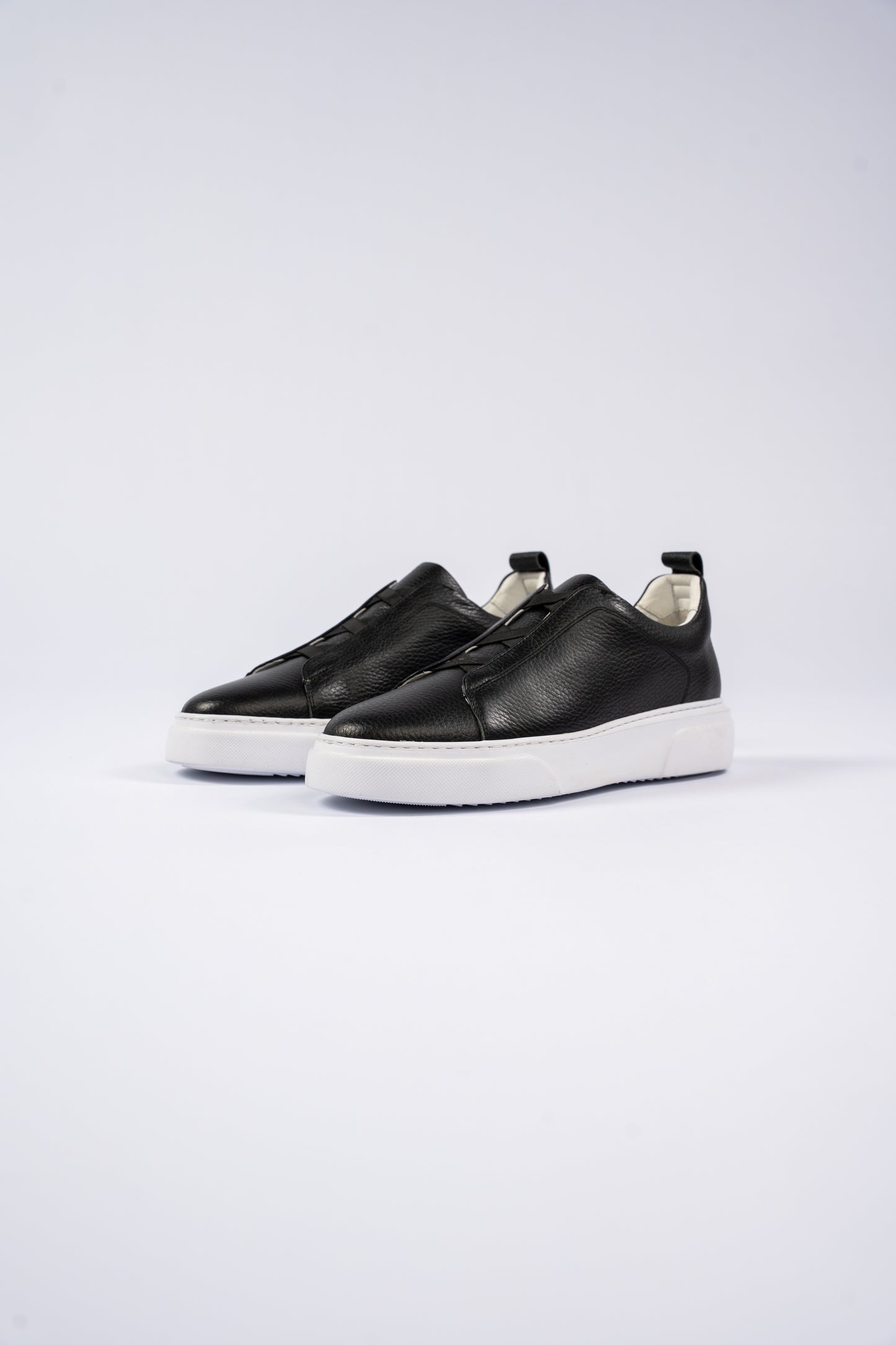 BLACK ELASTIC SNEAKER