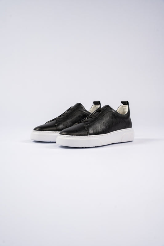 BLACK ELASTIC SNEAKER