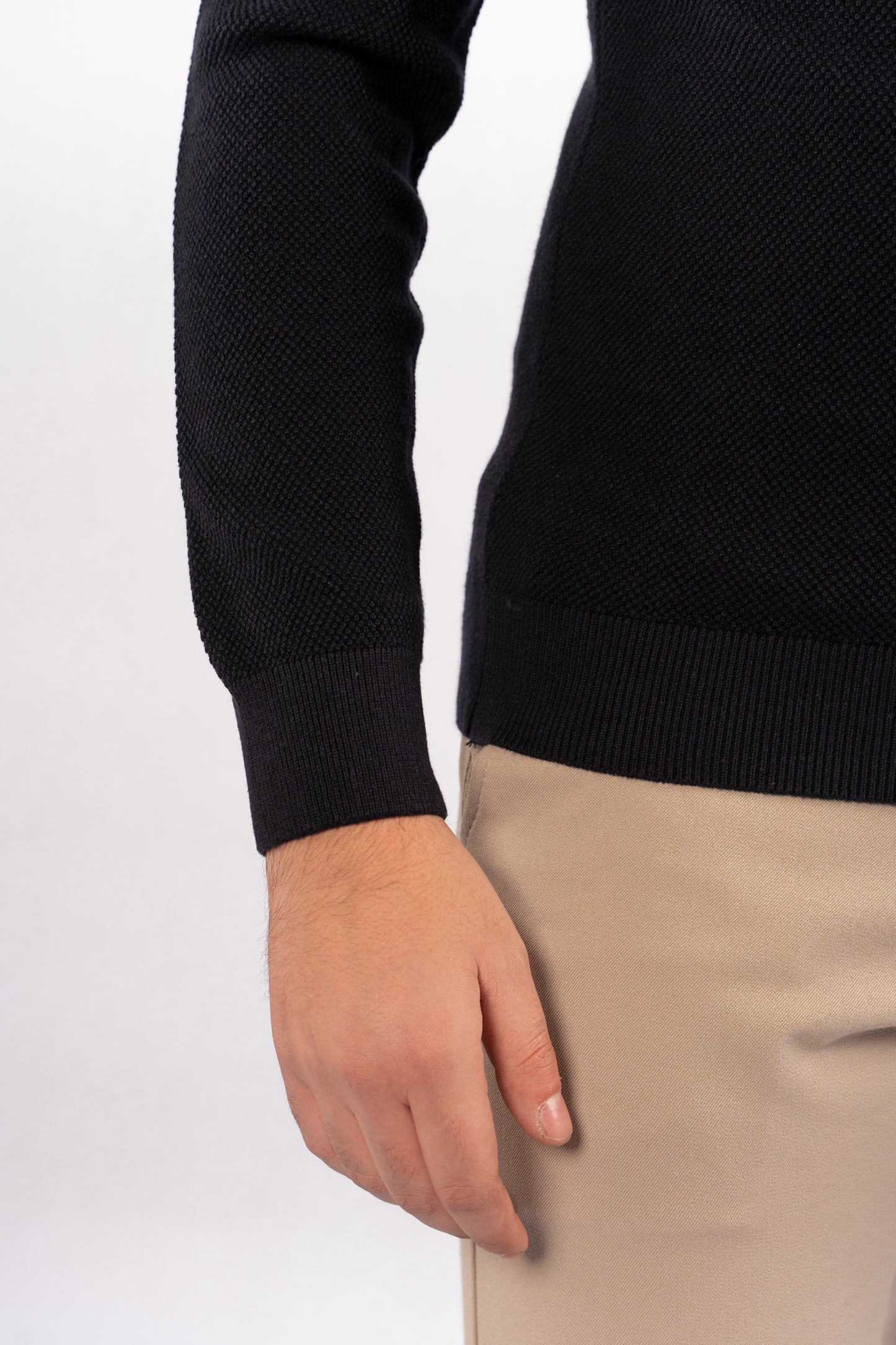 NAVY HIGHNECK SWEATER