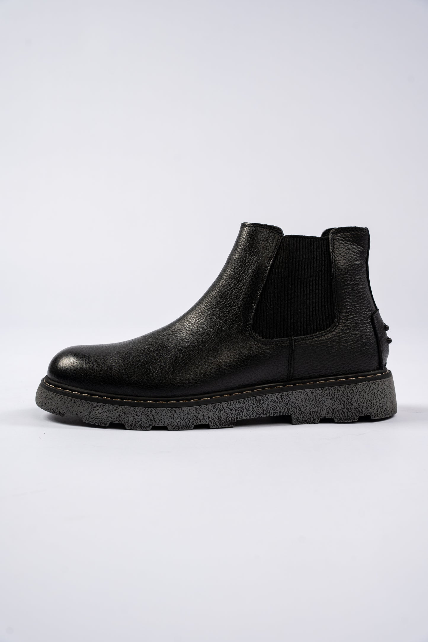 BLACK TIMELESS CHELSEA BOOTS